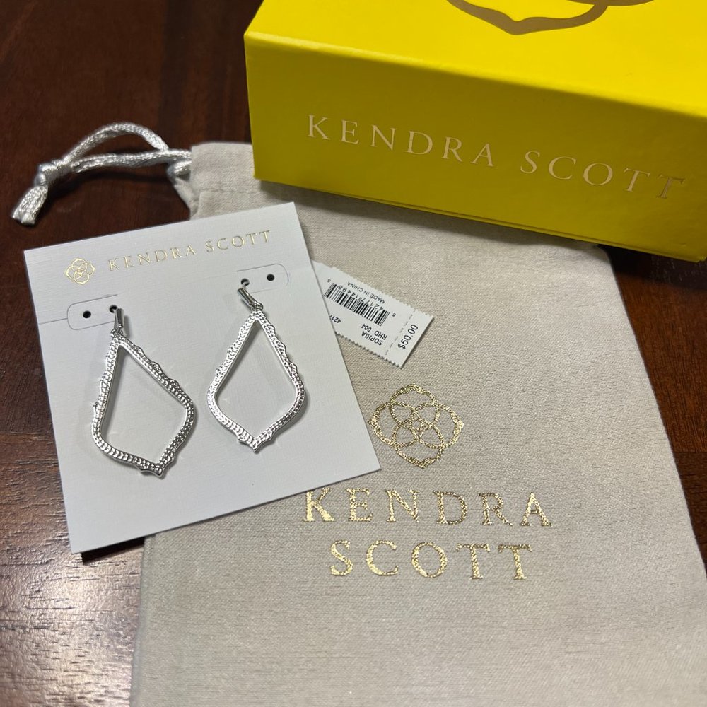 New with tags! Kendra Scott Sophia Earrings in Rhodium